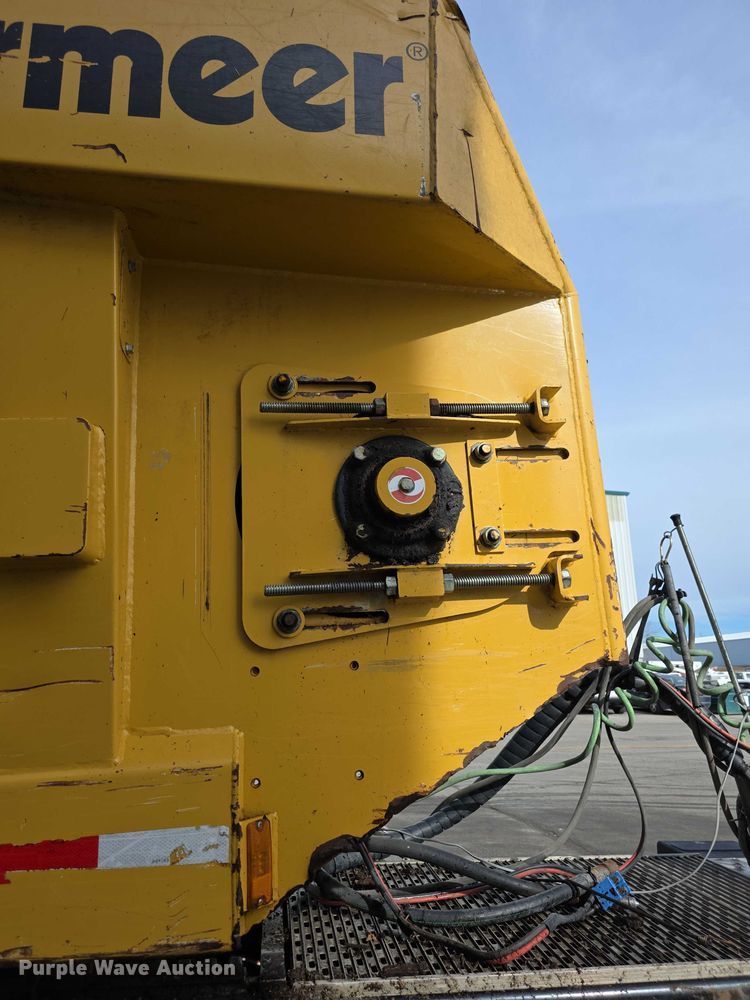 image for item FI0823 2013 Vermeer HG6000 horizontal grinder