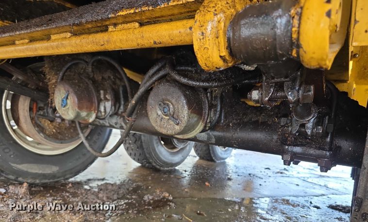 image for item FI0823 2013 Vermeer HG6000 horizontal grinder