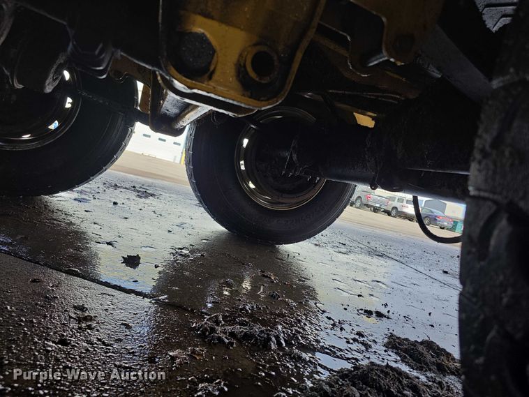 image for item FI0823 2013 Vermeer HG6000 horizontal grinder