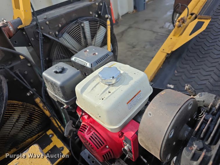 image for item FI0823 2013 Vermeer HG6000 horizontal grinder