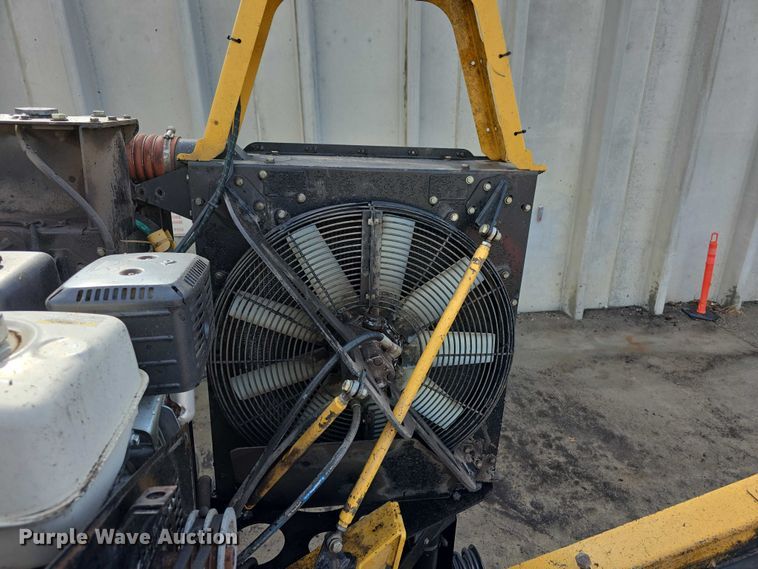 image for item FI0823 2013 Vermeer HG6000 horizontal grinder