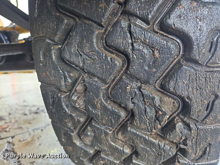 image for item FI0823 2013 Vermeer HG6000 horizontal grinder