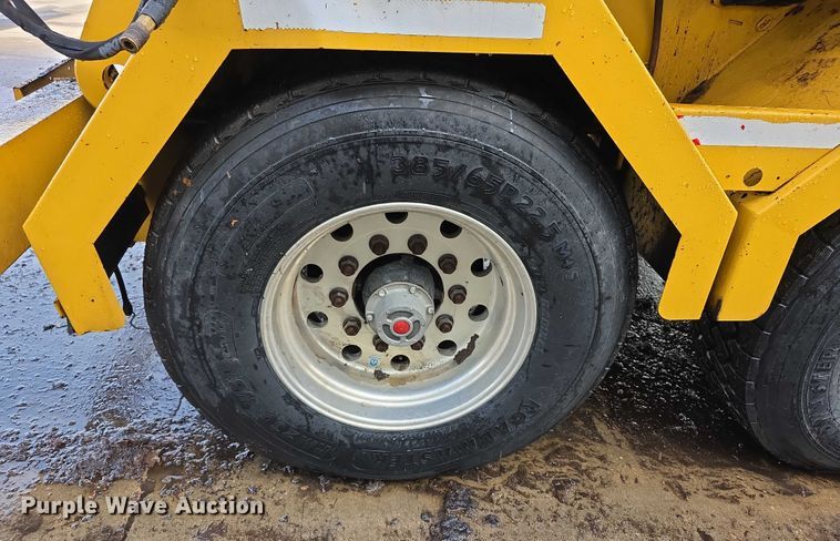 image for item FI0823 2013 Vermeer HG6000 horizontal grinder