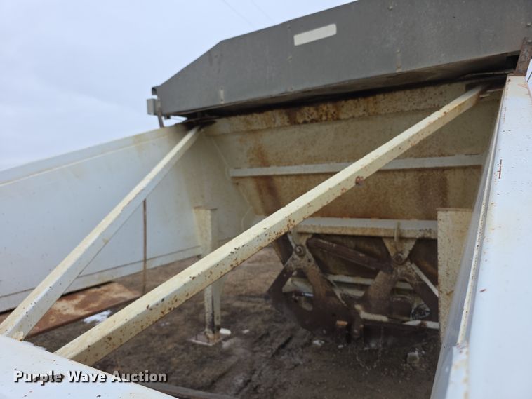 image for item FI0824 2004 Lufkin TBD4020 bottom dump trailer