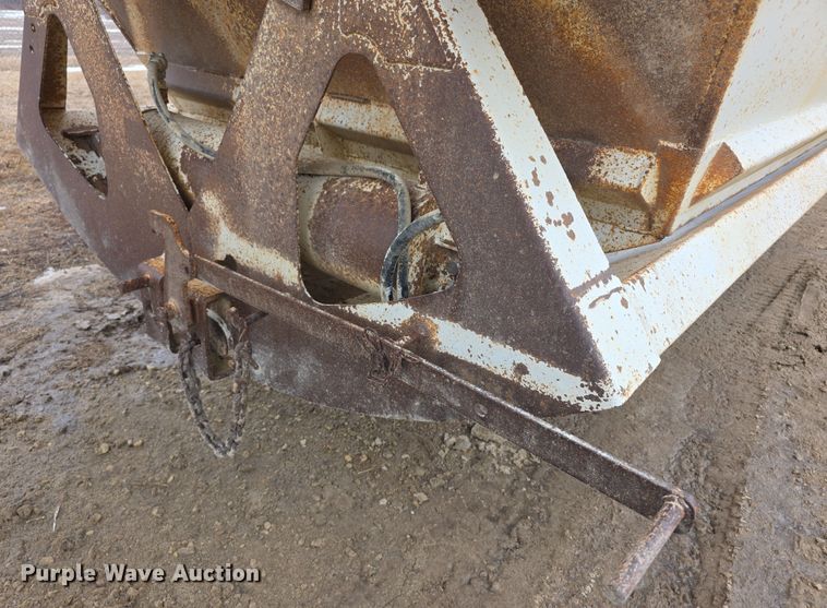 image for item FI0824 2004 Lufkin TBD4020 bottom dump trailer