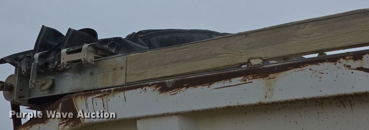 image for item FI0824 2004 Lufkin TBD4020 bottom dump trailer