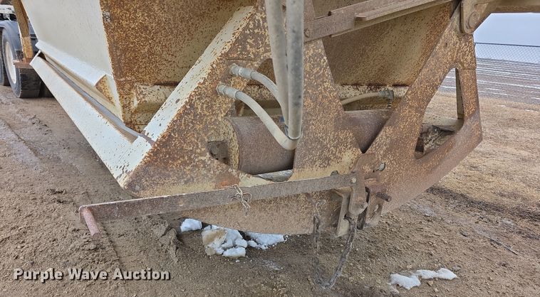 image for item FI0824 2004 Lufkin TBD4020 bottom dump trailer