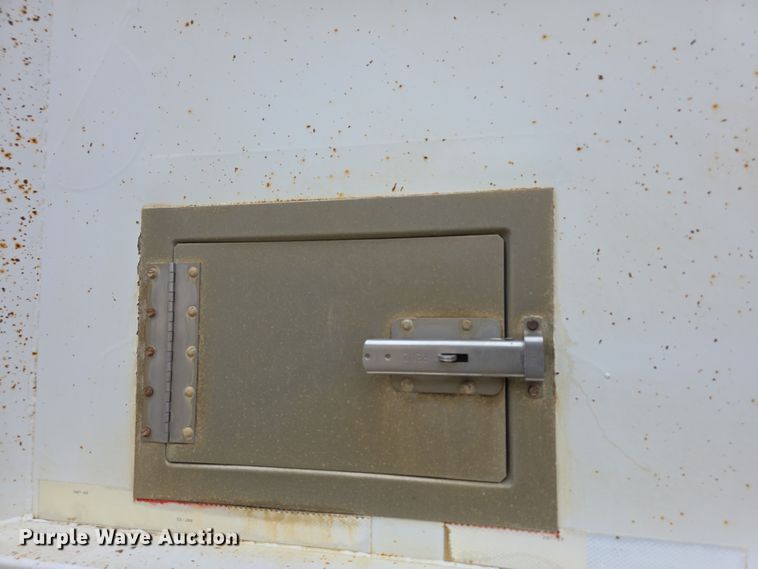 image for item FI0824 2004 Lufkin TBD4020 bottom dump trailer