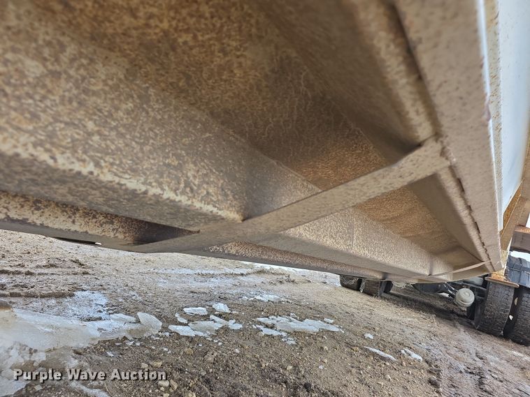 image for item FI0824 2004 Lufkin TBD4020 bottom dump trailer