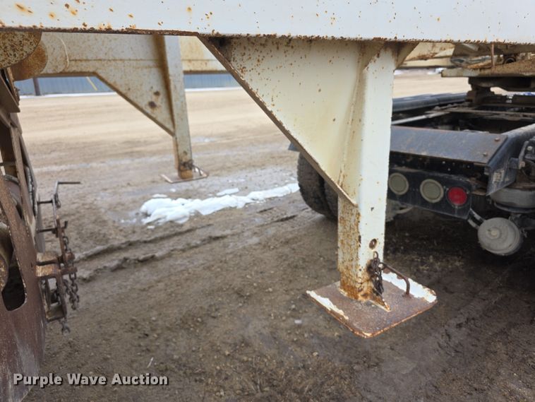 image for item FI0824 2004 Lufkin TBD4020 bottom dump trailer