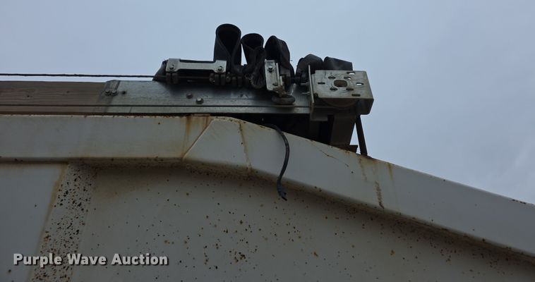 image for item FI0824 2004 Lufkin TBD4020 bottom dump trailer