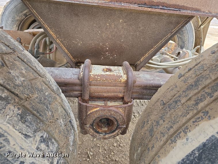 image for item FI0824 2004 Lufkin TBD4020 bottom dump trailer