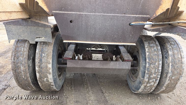 image for item FI0824 2004 Lufkin TBD4020 bottom dump trailer