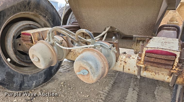 image for item FI0824 2004 Lufkin TBD4020 bottom dump trailer