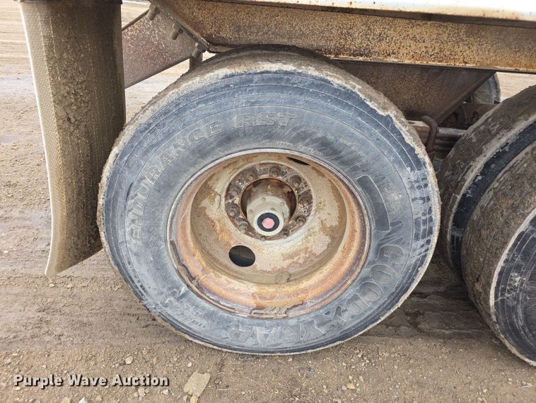 image for item FI0824 2004 Lufkin TBD4020 bottom dump trailer