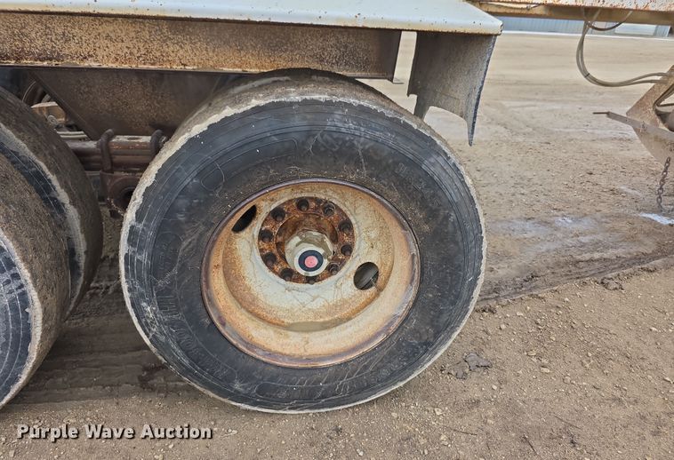 image for item FI0824 2004 Lufkin TBD4020 bottom dump trailer