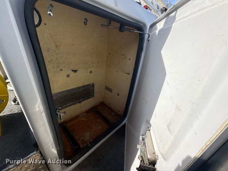 image for item FK1126 2012 Ford F-550 bucket truck