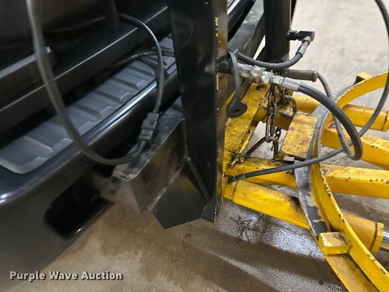 image for item FK1523 2011 Ford F250 Super Duty pickup truck