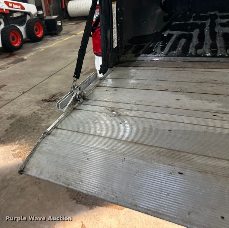 image for item FK1523 2011 Ford F250 Super Duty pickup truck