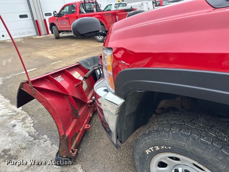 image for item FK1585 2013 Chevrolet Silverado 3500HD pickup truck