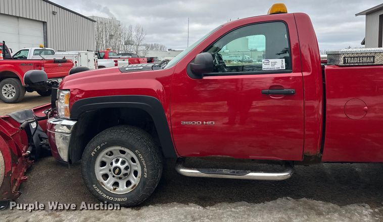 image for item FK1585 2013 Chevrolet Silverado 3500HD pickup truck