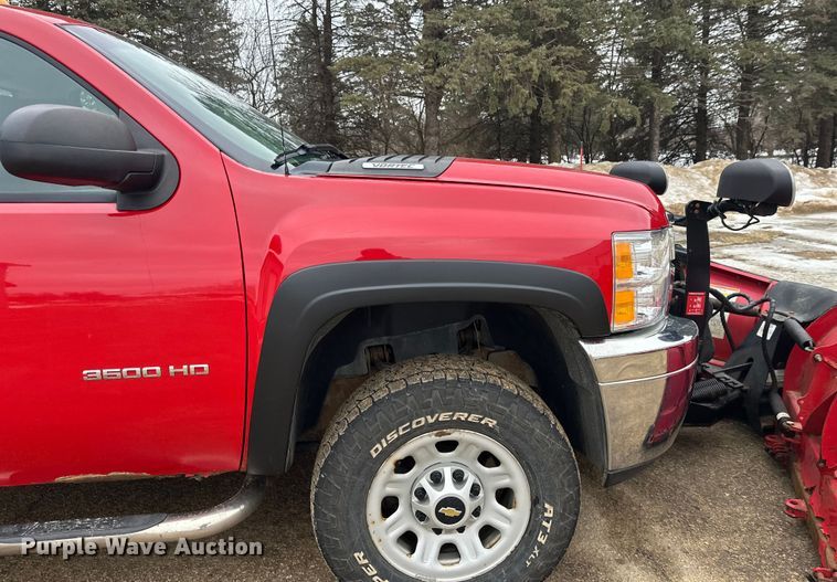 image for item FK1585 2013 Chevrolet Silverado 3500HD pickup truck