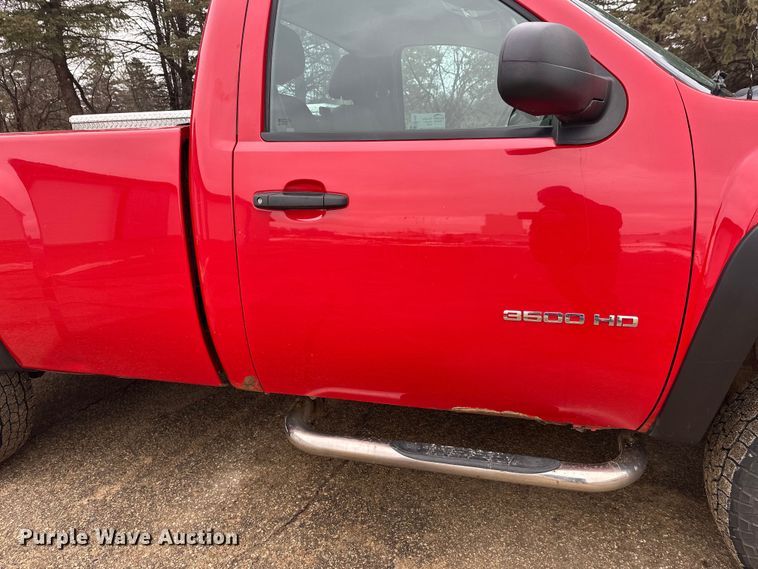 image for item FK1585 2013 Chevrolet Silverado 3500HD pickup truck