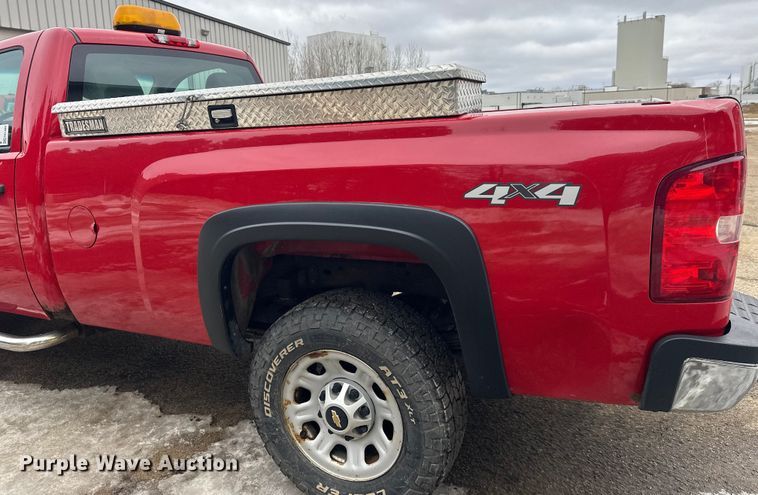 image for item FK1585 2013 Chevrolet Silverado 3500HD pickup truck
