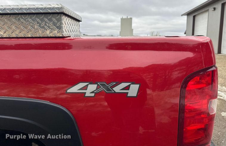 image for item FK1585 2013 Chevrolet Silverado 3500HD pickup truck