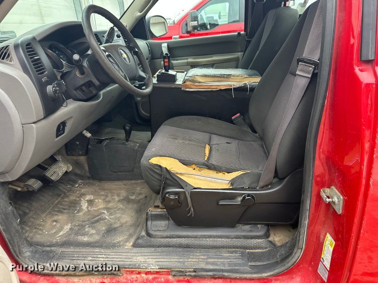 image for item FK1585 2013 Chevrolet Silverado 3500HD pickup truck