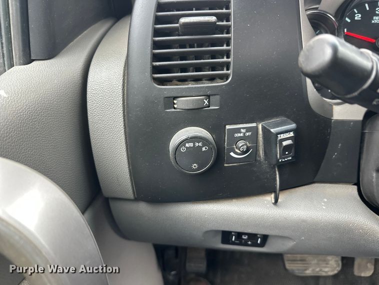 image for item FK1585 2013 Chevrolet Silverado 3500HD pickup truck