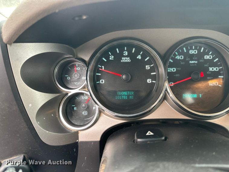 image for item FK1585 2013 Chevrolet Silverado 3500HD pickup truck