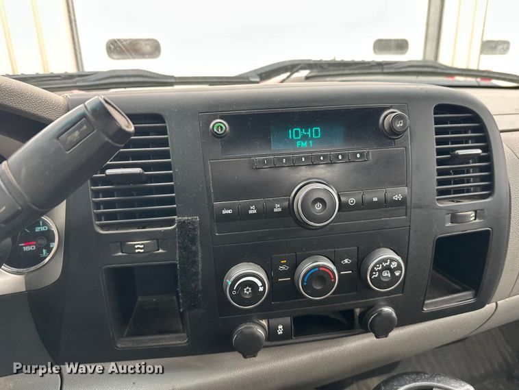 image for item FK1585 2013 Chevrolet Silverado 3500HD pickup truck