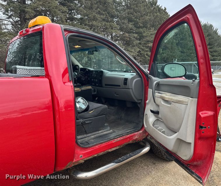 image for item FK1585 2013 Chevrolet Silverado 3500HD pickup truck