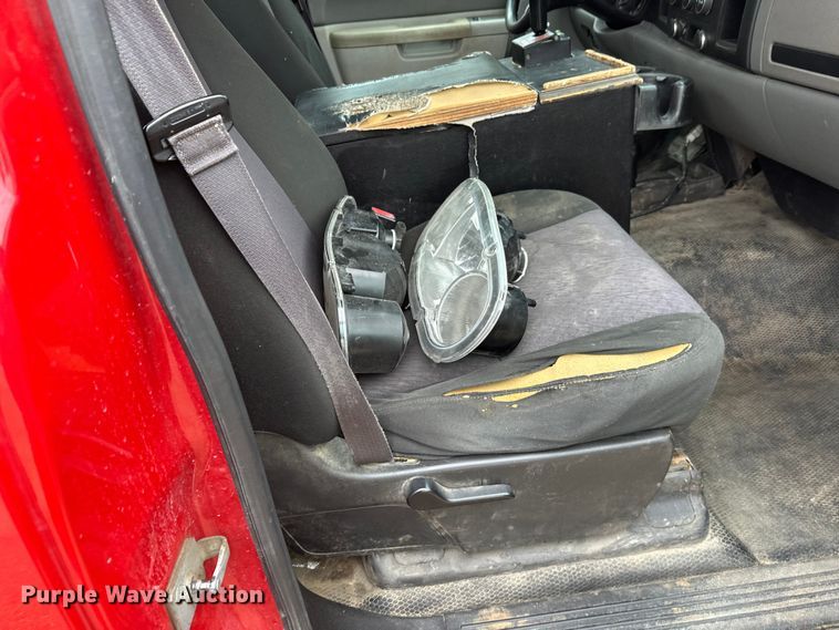 image for item FK1585 2013 Chevrolet Silverado 3500HD pickup truck