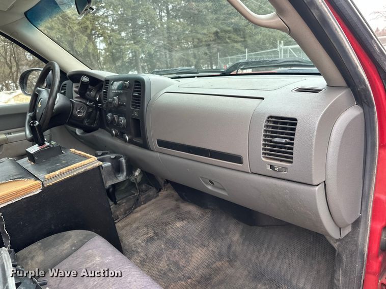 image for item FK1585 2013 Chevrolet Silverado 3500HD pickup truck