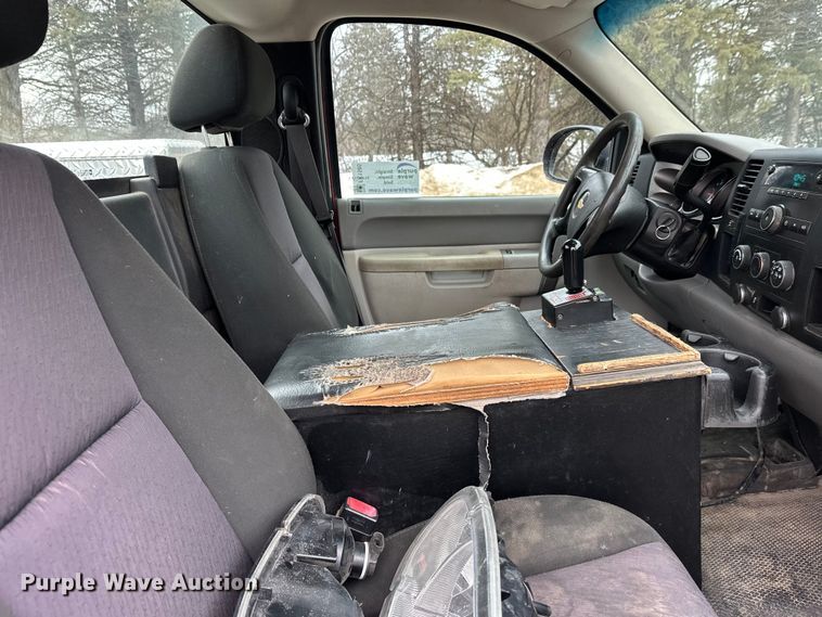 image for item FK1585 2013 Chevrolet Silverado 3500HD pickup truck