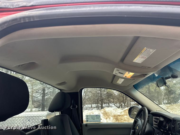 image for item FK1585 2013 Chevrolet Silverado 3500HD pickup truck