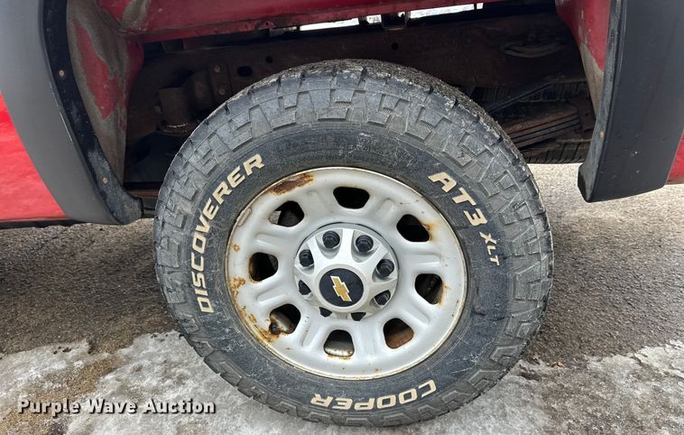 image for item FK1585 2013 Chevrolet Silverado 3500HD pickup truck