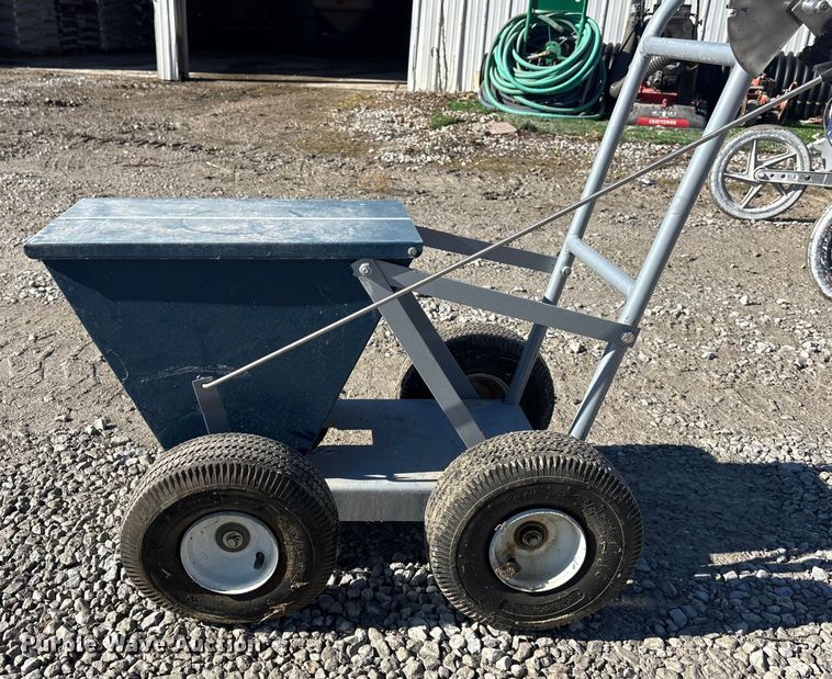 image for item FO3546 Lawn equipment