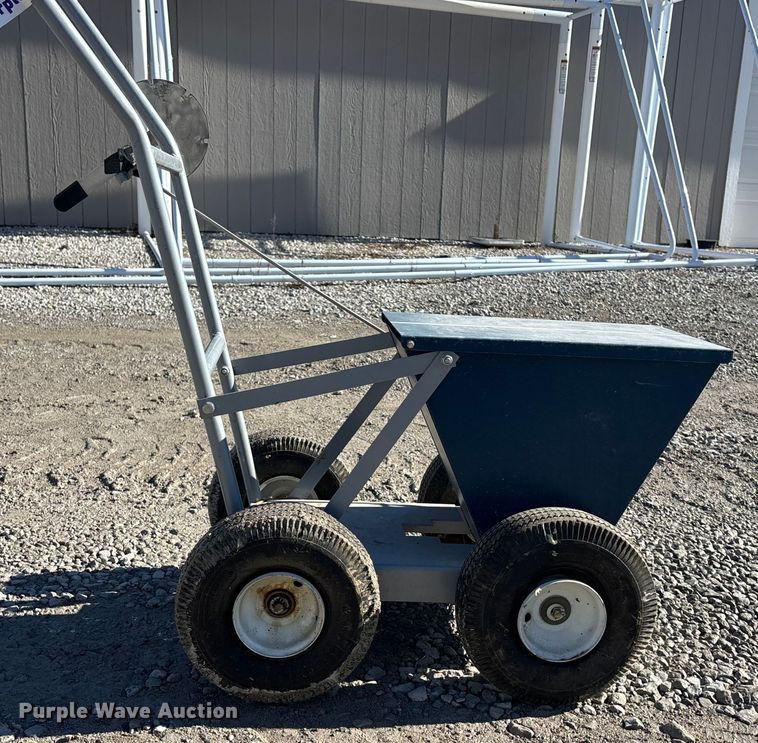 image for item FO3546 Lawn equipment