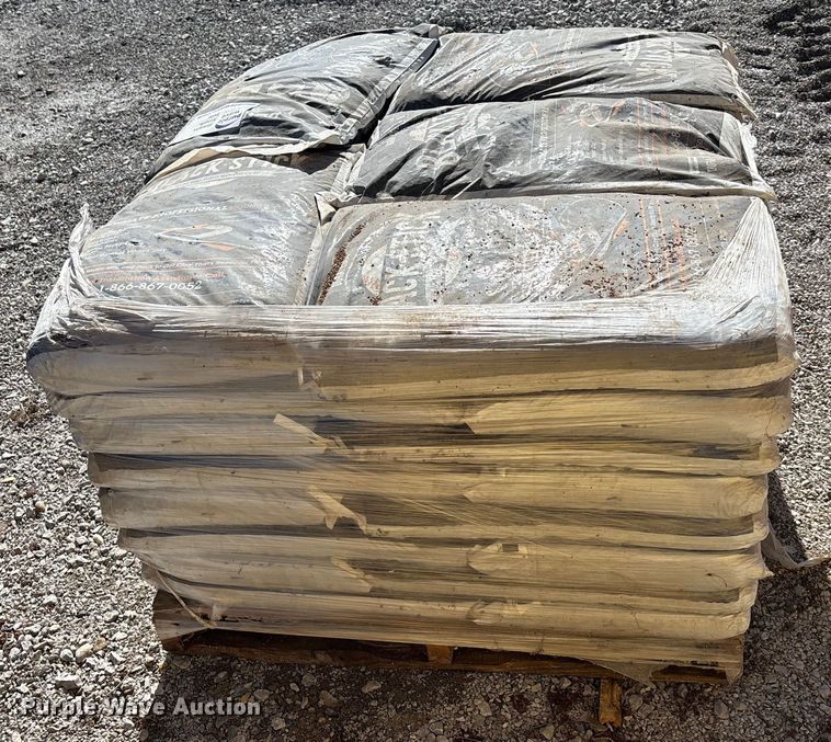 image for item FO3550 Approximately 40 Dura Edge Black Stick Black Gumbo mound clay