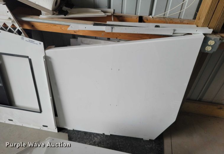 image for item NO9894 Chevrolet Tahoe police vehicle equipment