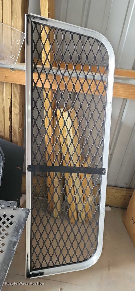 image for item NO9894 Chevrolet Tahoe police vehicle equipment