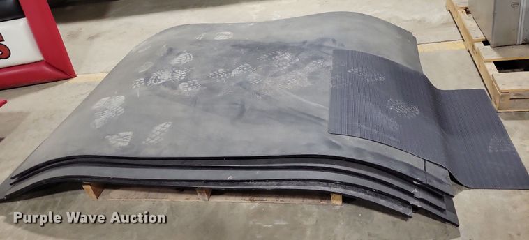 image for item NO9933 (4) pallets of mats