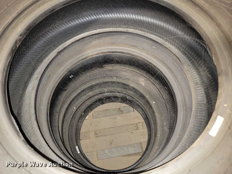 image for item NO9937 (4) General LT275/65R18 tires