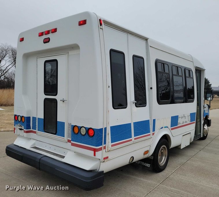 image for item NO9961 2011 Supreme E450 shuttle bus