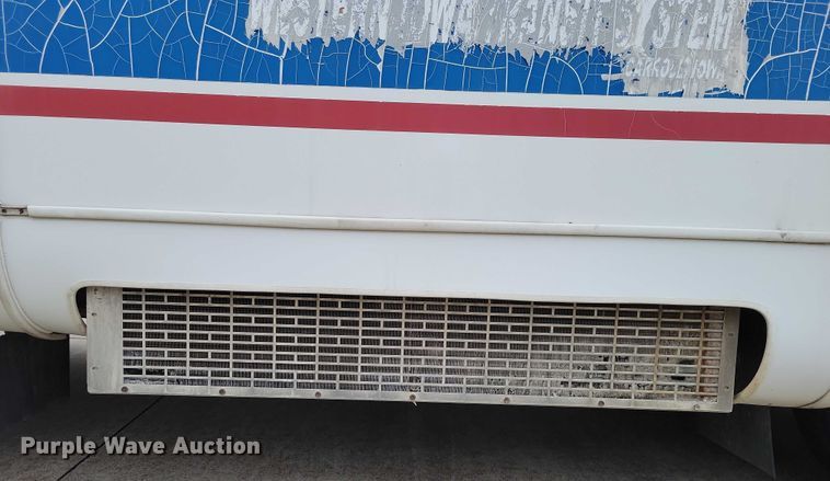 image for item NO9961 2011 Supreme E450 shuttle bus