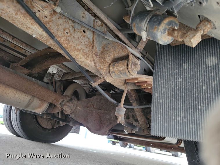 image for item NO9961 2011 Supreme E450 shuttle bus