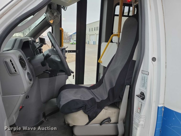 image for item NO9961 2011 Supreme E450 shuttle bus